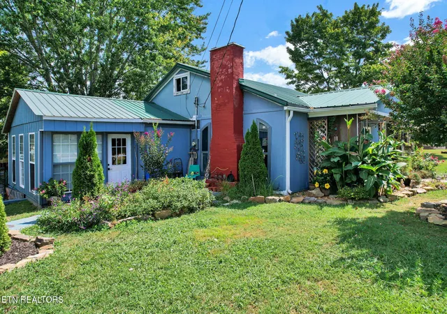 Photo 2 of Sale Pending at 6870 Highway 108, Whitwell, TN 37397 | MLS# 1355066 | Listing updated on 2026-10-06
