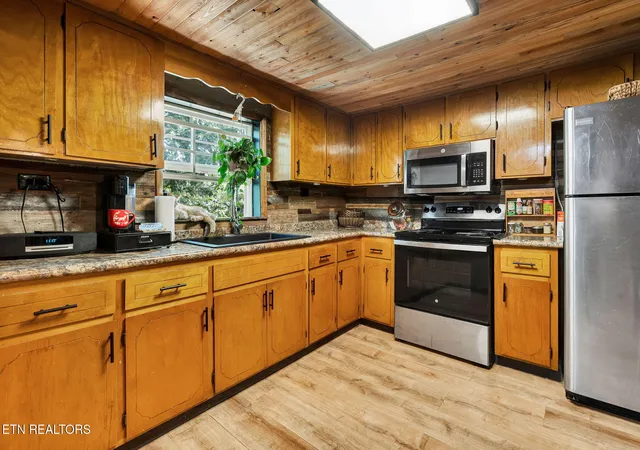 Photo 3 of Sale Pending at 6870 Highway 108, Whitwell, TN 37397 | MLS# 1355066 | Listing updated on 2026-10-06