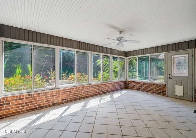 Photo 4 of Single family home for sale at 4005 Sunnyslope Dr, Knoxville, TN 37931 | MLS# 1354437 | Listing updated on 2026-09-16