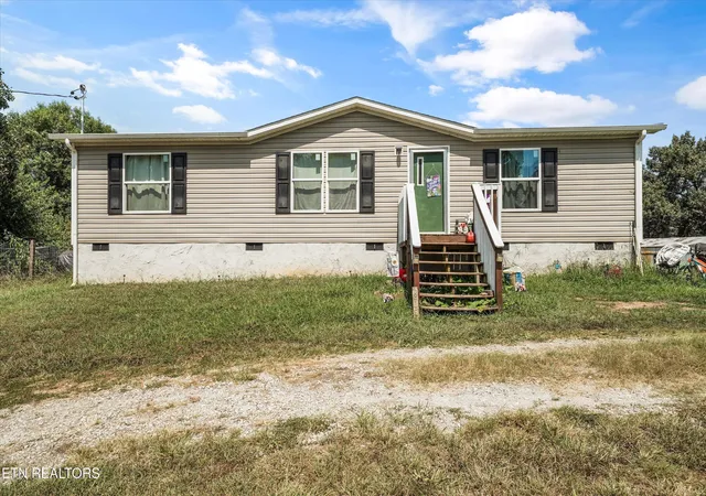 Photo 1 of Single family home for sale at 809 Shadrock Ln, Strawberry Plains, TN 37871 | MLS# 1354454 | Listing updated on 2026-09-19