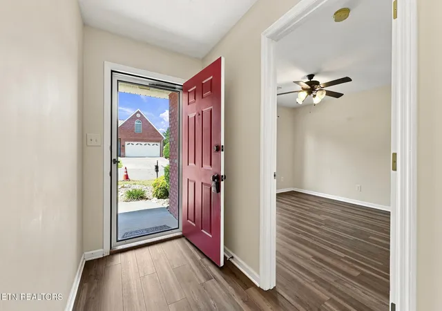 Photo 1 of Single family home for sale at 206 Montalee Way, Knoxville, TN 37924 | MLS# 1354439 | Listing updated on 2026-09-22