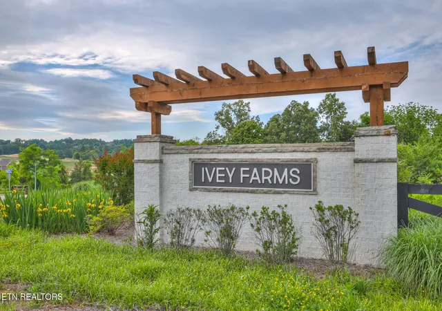 Photo 3 of Sale Pending at 535 Ivey Willow Ln (lot 95), Farragut, TN 37934 | MLS# 1354440 | Listing updated on 2026-09-04