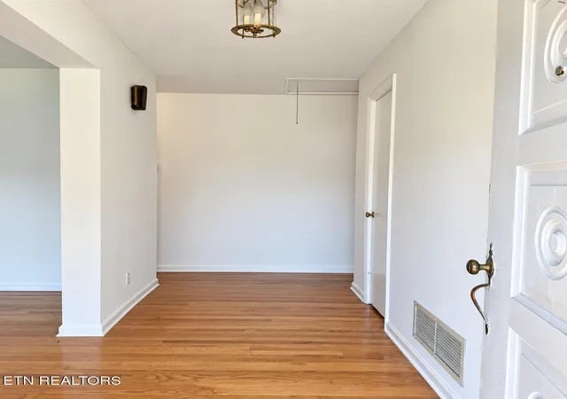 Photo 3 of Single family home for sale at 741 Oak St, Dayton, TN 37321 | MLS# 1354560 | Listing updated on 2026-10-02