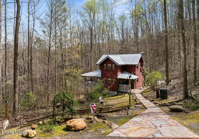 Photo 3 of Single family home for sale at 2850 Joyner Hills Ln, Sevierville, TN 37876 | MLS# 1354538 | Listing updated on 2026-09-05