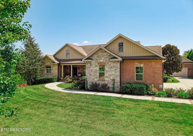 Photo 2 of Sale Pending at 352 Illinois Ave, Seymour, TN 37865 | MLS# 1354822 | Listing updated on 2026-10-03