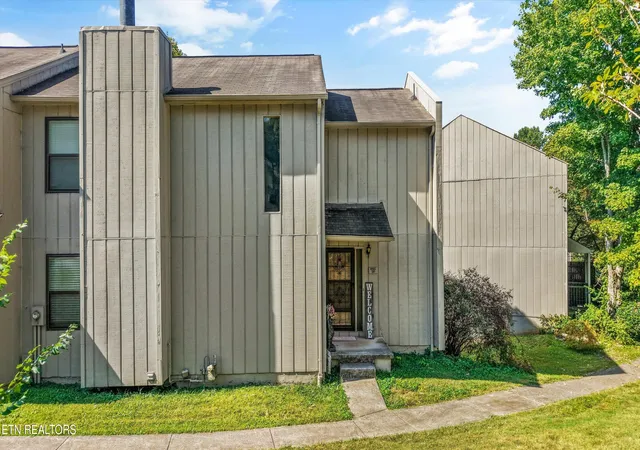 Photo 1 of Condo for sale at 8703 Olde Colony Tr, Knoxville, TN 37923 | MLS# 1354483 | Listing updated on 2026-09-18