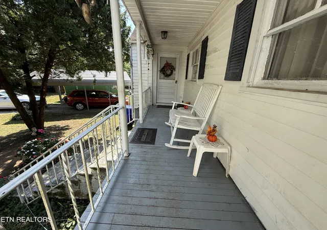 Photo 2 of Single family home for sale at 818 Sewanee St, Harriman, TN 37748 | MLS# 1354502 | Listing updated on 2026-09-04