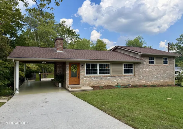 Photo 1 of Single family home for sale at 1427 Creekwood Dr, Knoxville, TN 37918 | MLS# 1354764 | Listing updated on 2026-09-18