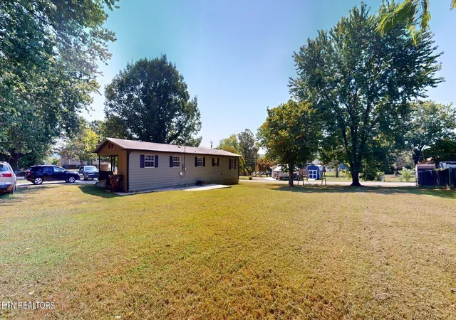 Photo 3 of Single family home for sale at 1004 Lincoln Dr, Madisonville, TN 37354 | MLS# 1354589 | Listing updated on 2026-09-05