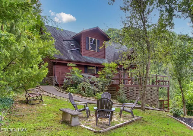 Photo 1 of Single family home for sale at 919 Grey Fox Tr, Gatlinburg, TN 37738 | MLS# 1354523 | Listing updated on 2026-09-04