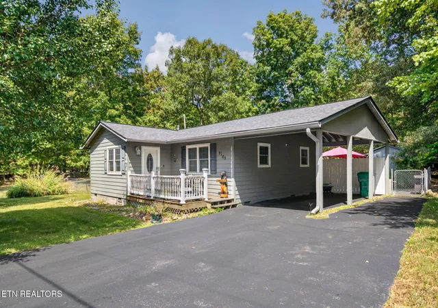 Photo 2 of Single family home for sale at 9109 Hondo Dr, Crossville, TN 38572 | MLS# 1354551 | Listing updated on 2026-09-11