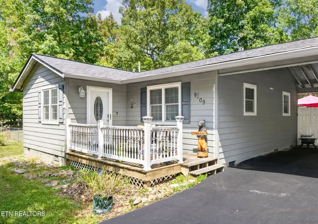 Photo 3 of Single family home for sale at 9109 Hondo Dr, Crossville, TN 38572 | MLS# 1354551 | Listing updated on 2026-09-11