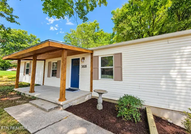 Single family home for sale at 5828 NE Eldridge Rd, Knoxville, TN 37918 | MLS# 1354580