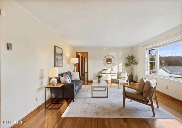 Photo 3 of Single family home for sale at 128 Ne Scott St, Charleston, TN 37310 | MLS# 1354599 | Listing updated on 2026-10-04