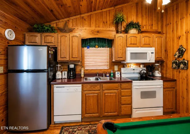 Photo 3 of Single family home for sale at 1540 Bears Den Way, Sevierville, TN 37862 | MLS# 1354548 | Listing updated on 2026-09-05