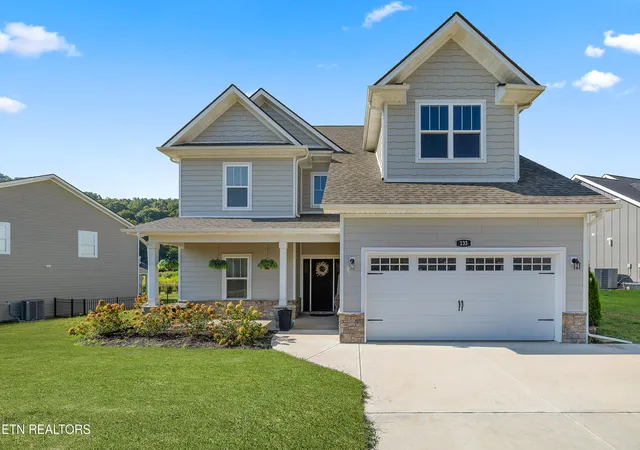 Photo 3 of Single family home for sale at 133 Forest Crk Pkwy, Oak Ridge, TN 37830 | MLS# 1354569 | Listing updated on 2026-09-25