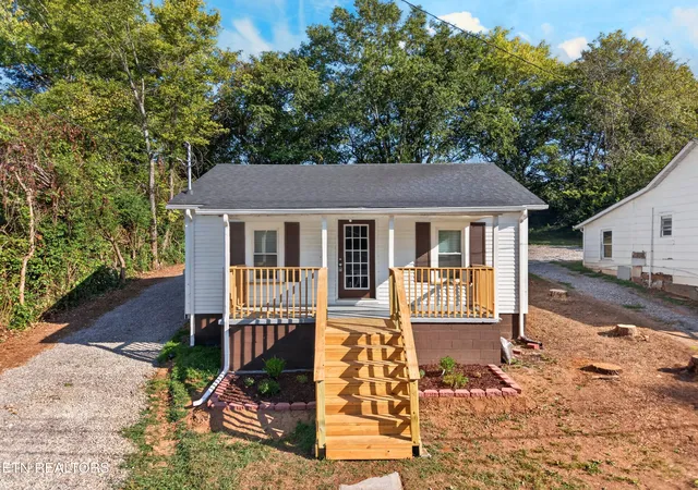 Photo 1 of Sale Pending at 434 Jarnigan St, Jefferson City, TN 37760 | MLS# 1354562 | Listing updated on 2026-10-29