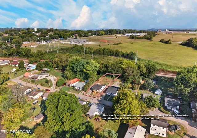 Photo 3 of Sale Pending at 434 Jarnigan St, Jefferson City, TN 37760 | MLS# 1354562 | Listing updated on 2026-10-29