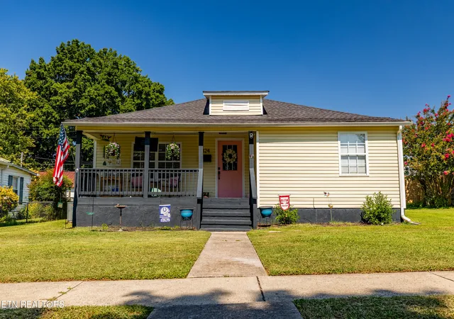 Photo 1 of Single family home for sale at 324 Glascock St, Alcoa, TN 37701 | MLS# 1354726 | Listing updated on 2026-09-13