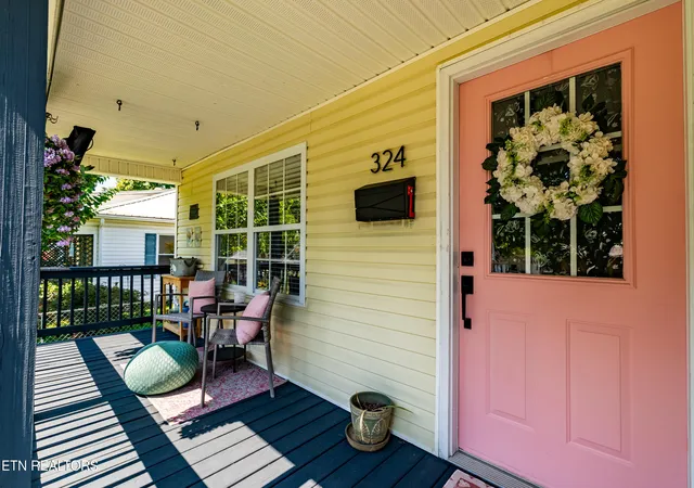 Photo 2 of Single family home for sale at 324 Glascock St, Alcoa, TN 37701 | MLS# 1354726 | Listing updated on 2026-09-13