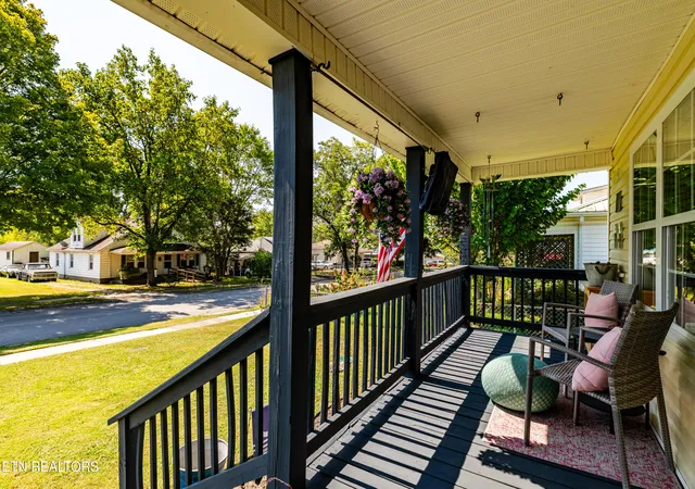 Photo 3 of Single family home for sale at 324 Glascock St, Alcoa, TN 37701 | MLS# 1354726 | Listing updated on 2026-09-13