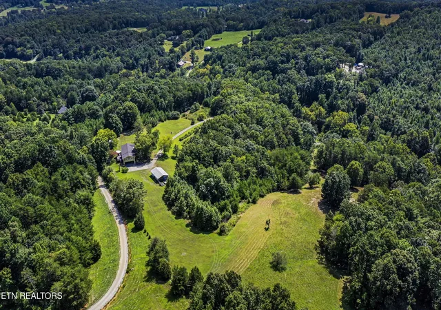 Photo 1 of Single family home for sale at 27920 Hines Valley Rd, Loudon, TN 37774 | MLS# 1355131 | Listing updated on 2026-10-12
