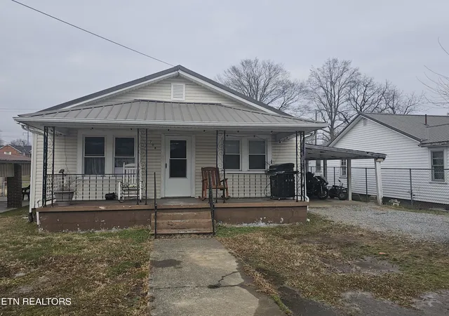 Photo 1 of Single family home for sale at 708 W Chester Ave, Middlesboro, KY 40965 | MLS# 1354572 | Listing updated on 2026-09-05