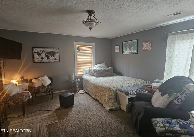 Photo 4 of Single family home for sale at 708 W Chester Ave, Middlesboro, KY 40965 | MLS# 1354572 | Listing updated on 2026-09-05
