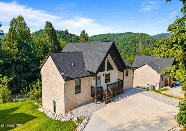 Photo 1 of Single family home for sale at 133 Pool Dr, La Follette, TN 37766 | MLS# 1354623 | Listing updated on 2026-09-20