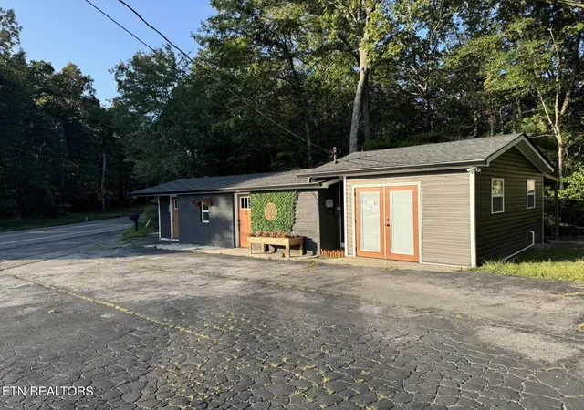 Photo 2 of Single family home for sale at 3759 Dunbar Rd, Crossville, TN 38572 | MLS# 1354621 | Listing updated on 2026-09-10