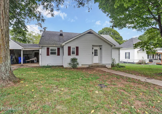Photo 3 of Sale Pending at 505 N Chamberlain Ave, Rockwood, TN 37854 | MLS# 1354622 | Listing updated on 2026-09-14