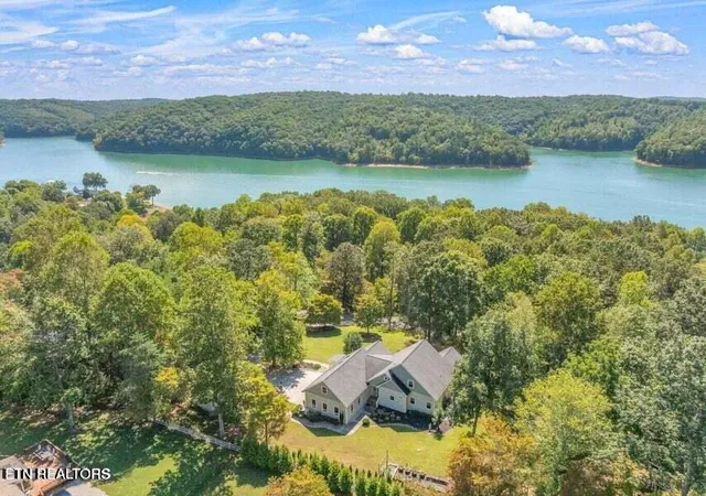 Photo 2 of Single family home for sale at 209 Bucks And Doe Ln, La Follette, TN 37766 | MLS# 1354626 | Listing updated on 2026-09-06
