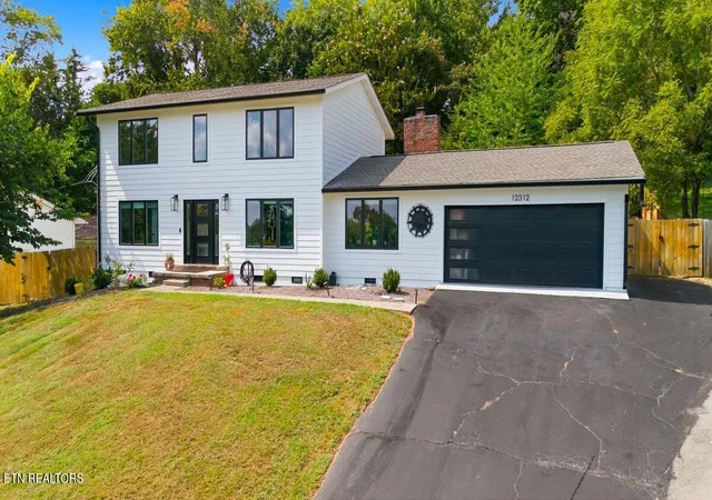 Photo 2 of Single family home for sale at 12312 W Kings Gate Rd, Knoxville, TN 37934 | MLS# 1354837 | Listing updated on 2026-09-09