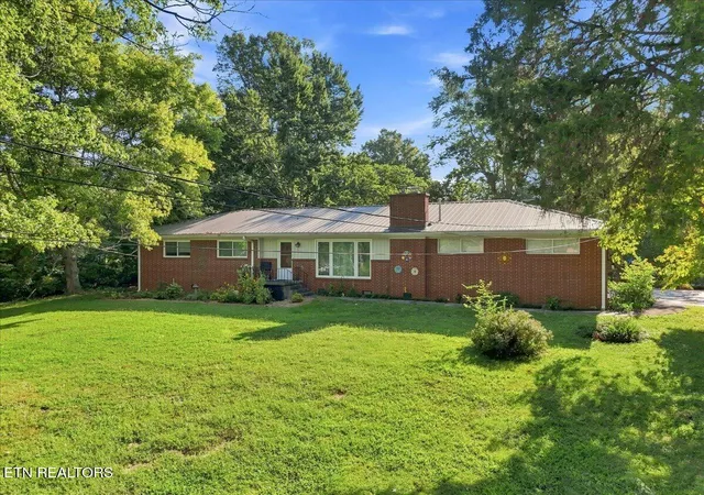 Photo 1 of Sale Pending at 109 Dartmouth Cir, Oak Ridge, TN 37830 | MLS# 1354842 | Listing updated on 2026-09-14