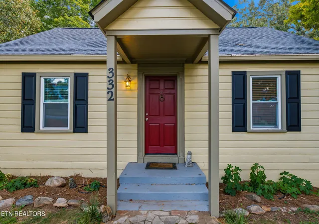 Photo 3 of Single family home for sale at 332 Wilson Ave, Maryville, TN 37803 | MLS# 1354637 | Listing updated on 2026-09-23