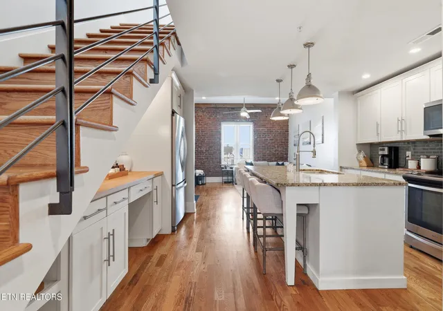 Listing Photo 5 - Condo for sale in building located at 203 Mews Wy, Knoxville, TN 37917