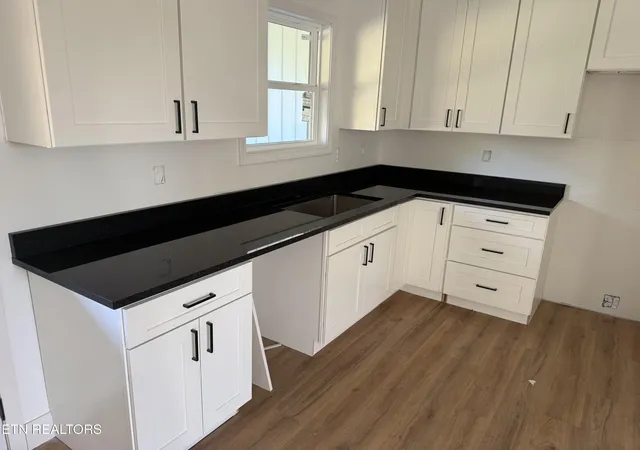 Photo 2 of Single family home for sale at 239 Thorngrove Pike, Kodak, TN 37764 | MLS# 1354785 | Listing updated on 2026-09-11