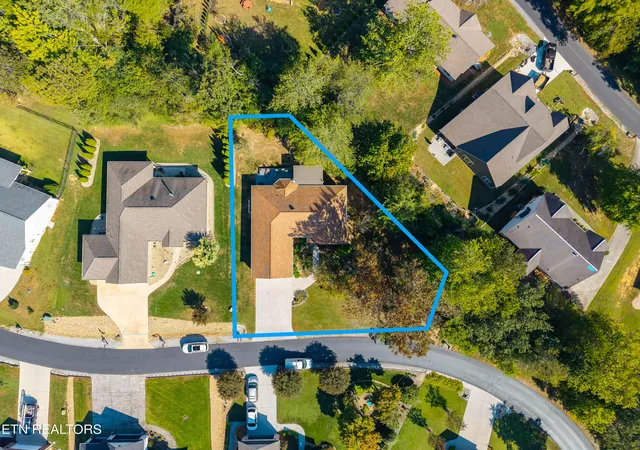 Photo 3 of Sale Pending at 108 Kawga Way, Loudon, TN 37774 | MLS# 1355342 | Listing updated on 2026-09-17