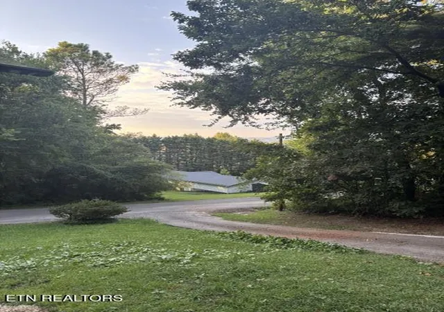 Photo 3 of Single family home for sale at 119 Sunset View Dr, Kingston, TN 37763 | MLS# 1354704 | Listing updated on 2026-09-08
