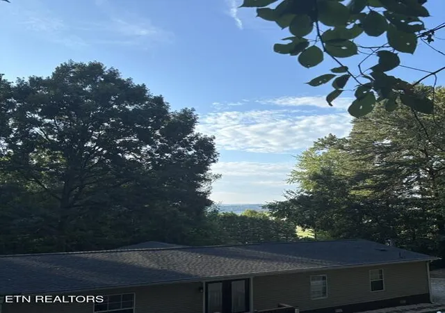Photo 4 of Single family home for sale at 119 Sunset View Dr, Kingston, TN 37763 | MLS# 1354704 | Listing updated on 2026-09-08
