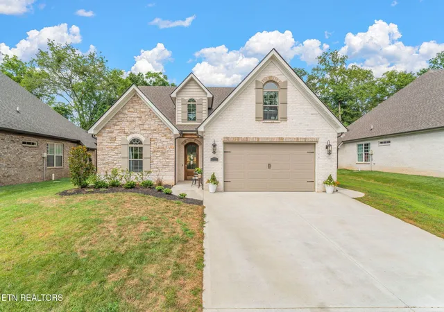 Photo 1 of Single family home for sale at 1470 Bronze Ln, Knoxville, TN 37922 | MLS# 1354681 | Listing updated on 2026-09-11