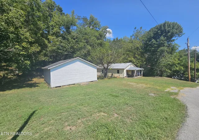 Photo 4 of Single family home for sale at 309 King Dr, Harriman, TN 37748 | MLS# 1354765 | Listing updated on 2026-09-15