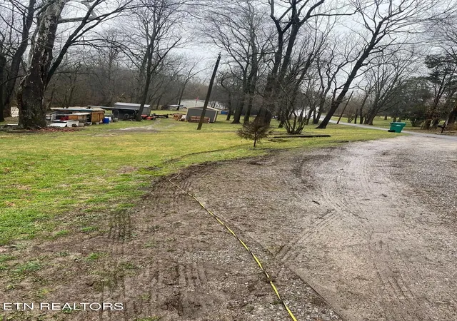 Photo 4 of Sale Pending at 1715 Ellistown Rd, Knoxville, TN 37924 | MLS# 1354692 | Listing updated on 2026-09-12