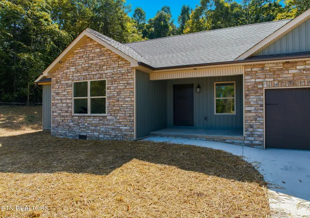Photo 3 of Single family home for sale at 126 Cross Crk Cir, Maynardville, TN 37807 | MLS# 1354691 | Listing updated on 2026-09-07