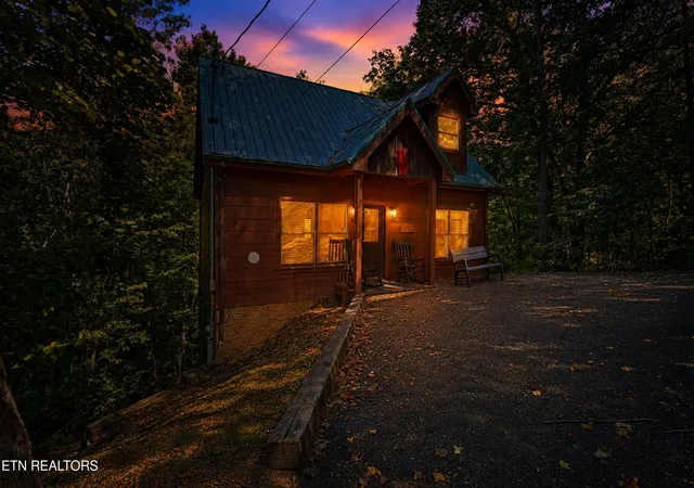 Photo 4 of Single family home for sale at 1605 Silver Poplar Ln, Sevierville, TN 37876 | MLS# 1354699 | Listing updated on 2026-10-07