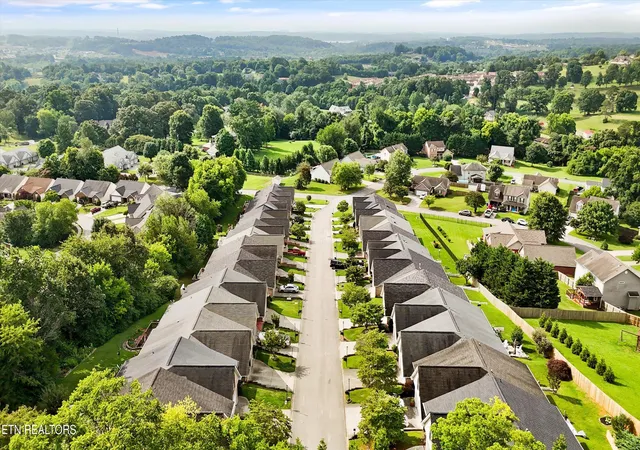 Photo 25 of Condo for sale at 241 El Grande Ln, Lenoir City, TN 37771 | MLS# 1355124 | Listing updated on 2026-09-11