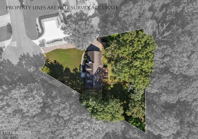 Photo 3 of Sale Pending at 10036 Cheltenham Dr, Knoxville, TN 37922 | MLS# 1354713 | Listing updated on 2026-09-13