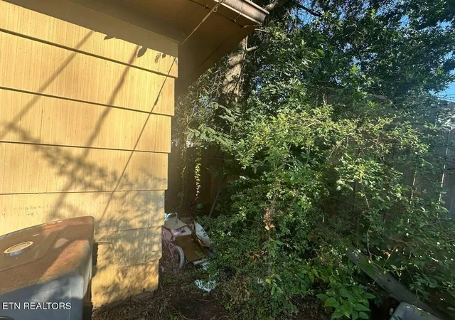 Photo 3 of Sale Pending at 714 Douglas Ave, Morristown, TN 37813 | MLS# 1355225 | Listing updated on 2026-10-07