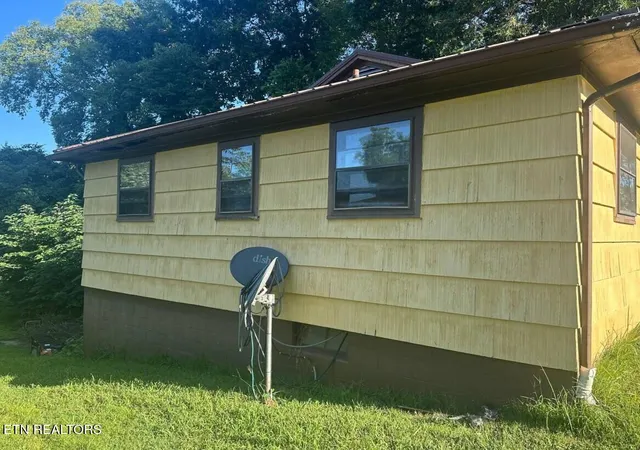 Photo 4 of Sale Pending at 714 Douglas Ave, Morristown, TN 37813 | MLS# 1355225 | Listing updated on 2026-10-07