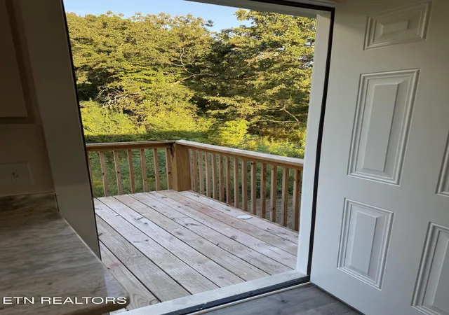 Photo 4 of Sale Pending at 438 Storie Ave, Crossville, TN 38555 | MLS# 1354805 | Listing updated on 2026-09-14